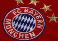 米6体育-拜仁慕尼黑横扫埃弗顿，晋级欧冠八强！(拜仁慕尼黑阵欧冠阵型)