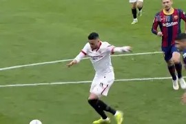 米6体育-梅西助攻建功，巴塞罗那轻松取胜(梅西帮助巴塞罗那赢得了多少次全国联赛杯)