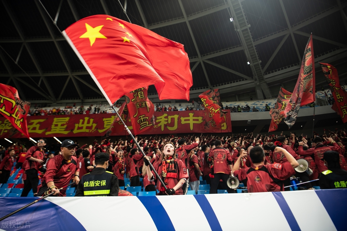 时刻挑战自我，中国足球队再次取得胜利的简单介绍