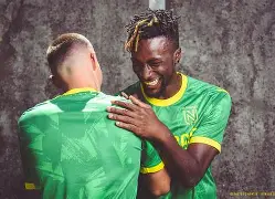 包含亚眠客场战胜南特，取得重要三分的词条