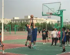 中国篮球联赛带来了一场激烈的竞争赛事