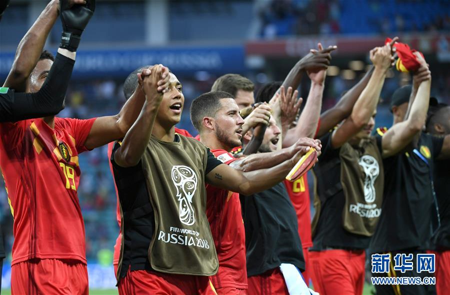 关于巴拿马队赢得关键胜利，球迷欢呼雀跃的信息